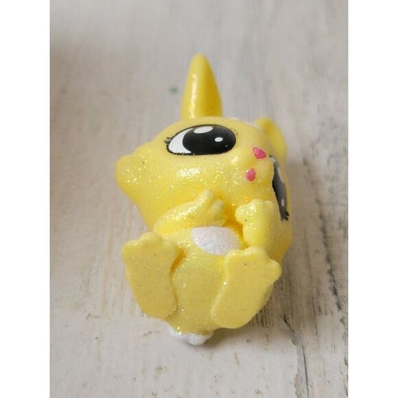 XO yellow glitter bunny rabbit Easter toy figure - Picture 4 of 4